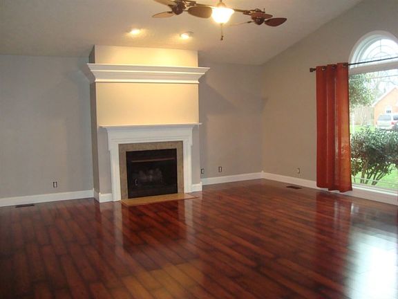 2nd image of 3633 Farrington Dr