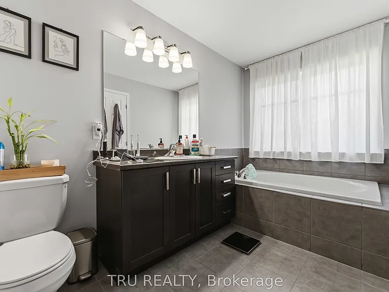 205 Losino Cres — Photo 21