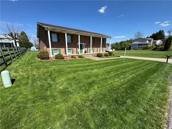 208 Pats Dr, Rostraver Township, PA 15012