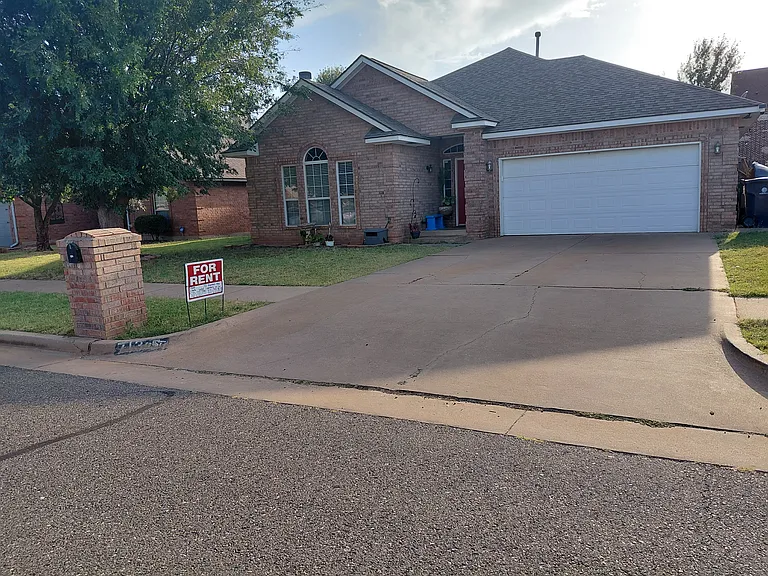713 Regiment Way — Photo 2