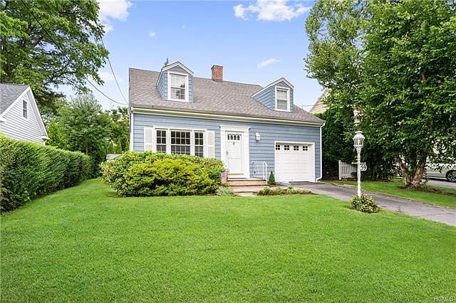 Lovely Cape Colonial with welcoming entry