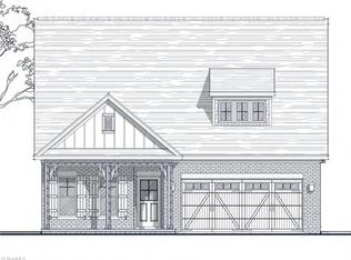 123 Castle Pond Dr, Winston Salem, NC 27107