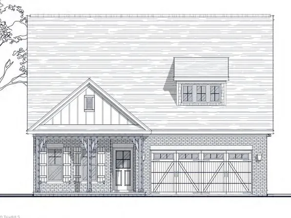 130 Castle Pond Dr, Winston Salem, NC 27107