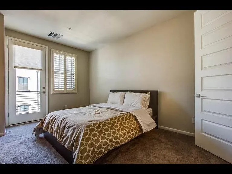 2090 S Dorsey Ln #1011 — Photo 3
