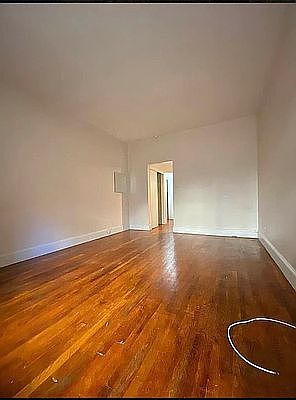 3rd image of 313 W 105th St APT 1B
