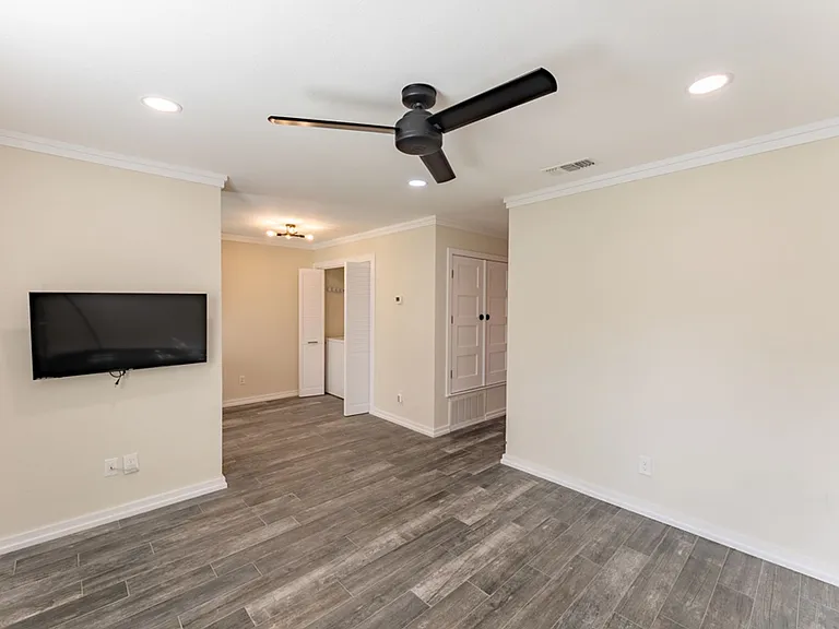 5702 Tracy Lynn Ln #B — Photo 4