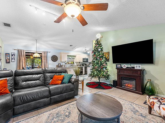 5th image of 16744 E Lancashire Drive