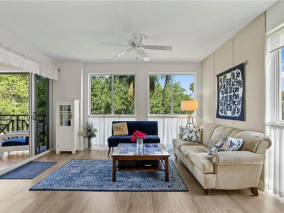 4th image of 4750 Dolphin Cay Ln S APT 209