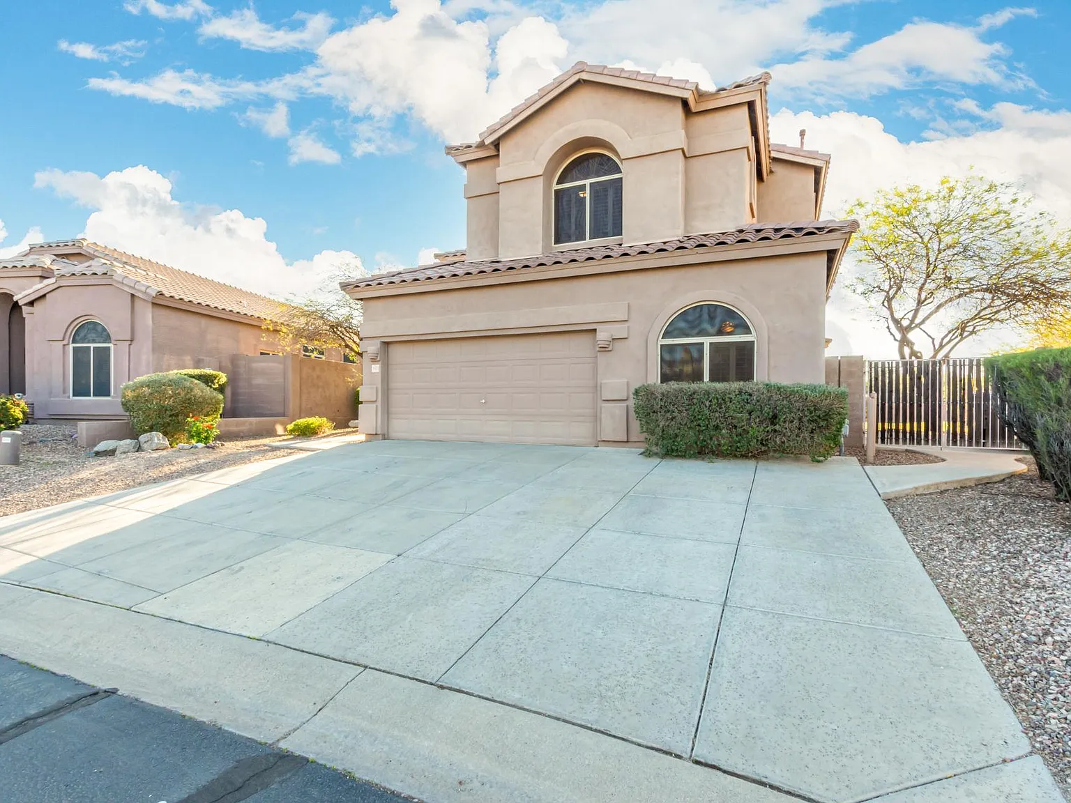 3553 N Barron Cir — Photo 2