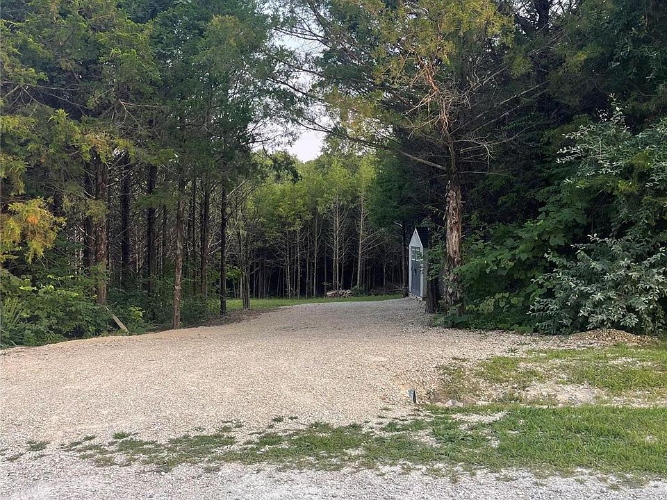 1st image of 18 Landolt Ln