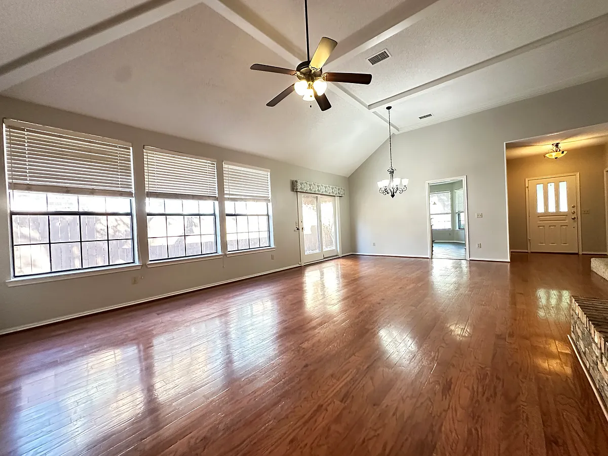 Building Photo - 245 Tanbark Cir