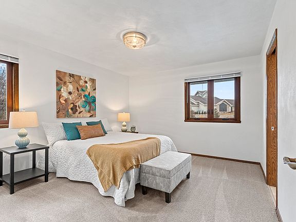 4th image of 36 Apache Ct