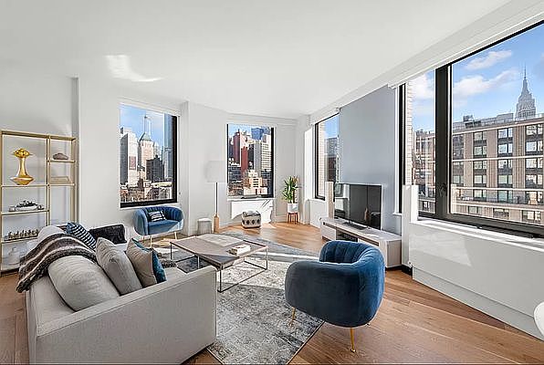 1st image of 445 W 35th St APT 8M
