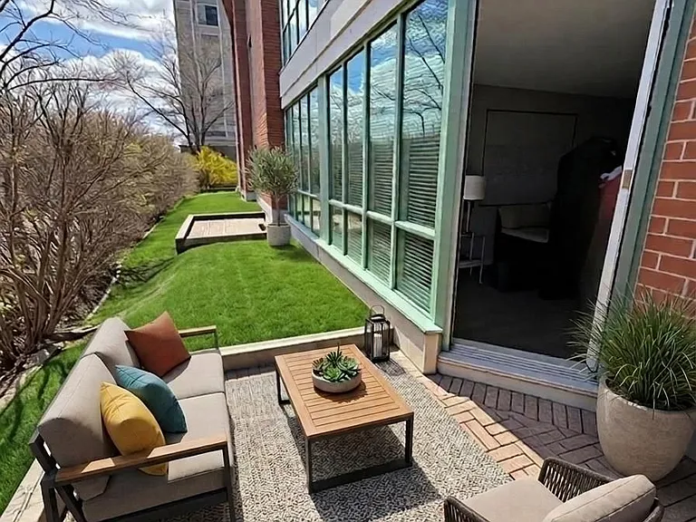 550 Cambridge St S #102 — Photo 27
