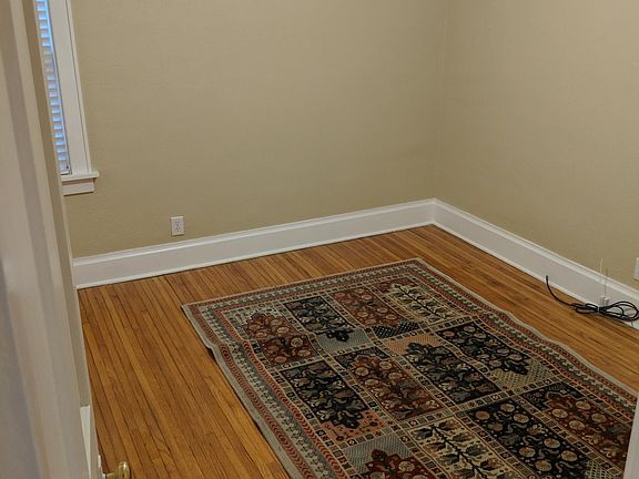 5th image of 126 S Chicago Ave #1