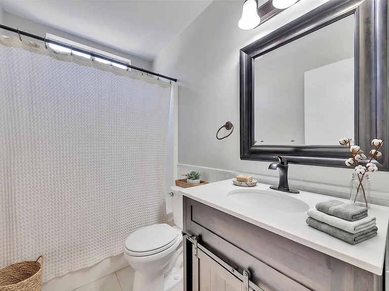 519 Yucca Dr — Photo 37