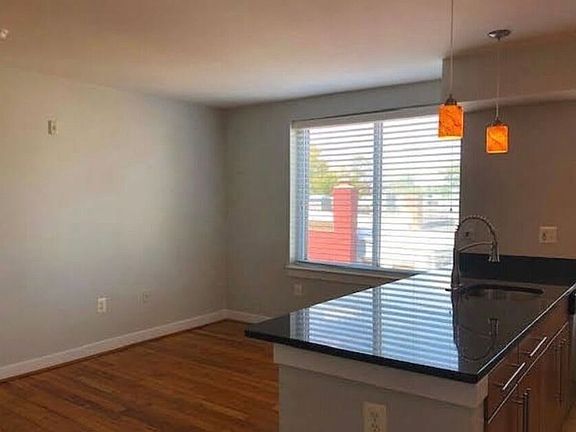 2nd image of 420 16th St SE APT 309