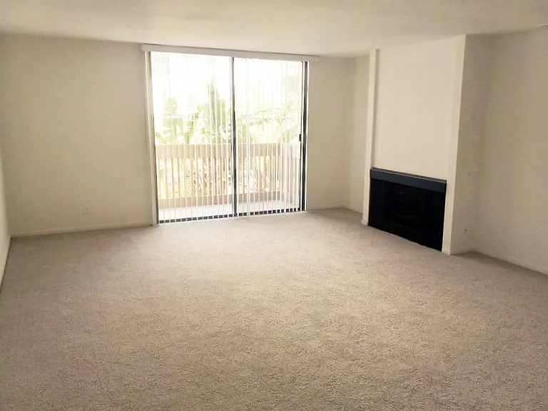 1414 Greenfield Apartments — Photo 13