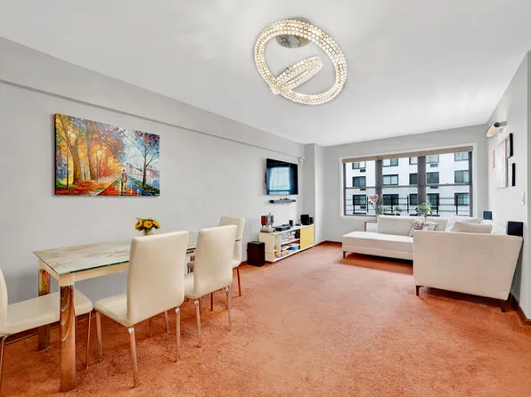 301 East 48th Street 10G image 1 of 12