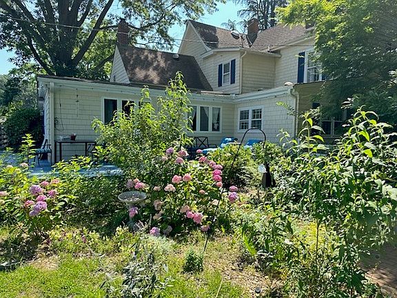 2nd image of 7414 Bayside Rd