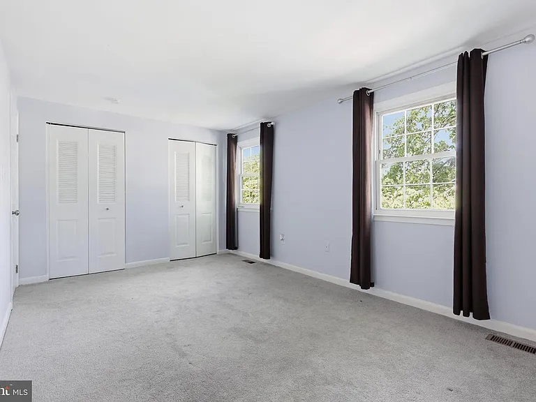 1810 Fort Pulaski Ct — Photo 18