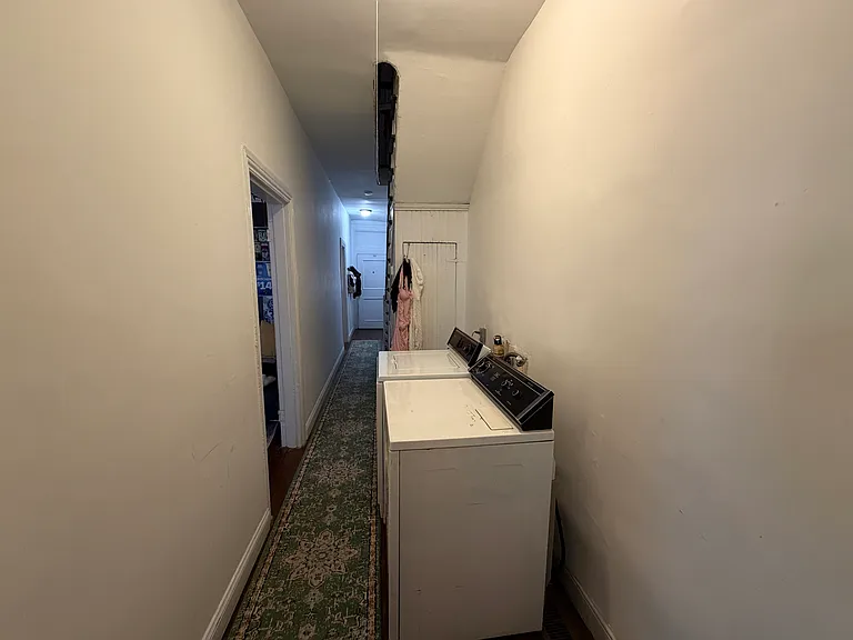 313 S Laurel St — Photo 9