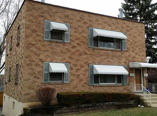 11 Crighton Ave APT 1, Elgin, IL 60123