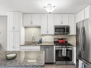 10381 Balsam Ln, Eden Prairie, MN 55347