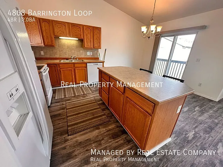4808 Barrington Loop — Photo 6
