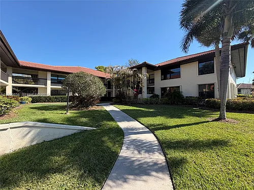301 SW South River Dr #104 Photo 1