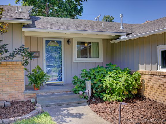 2nd image of 4424 E 59th Pl S