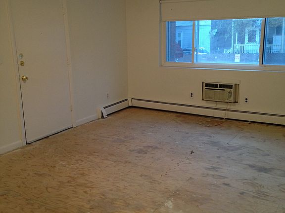 3rd image of 547 Adams St Unit 11