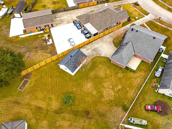 4th image of 229 Woodwind Dr