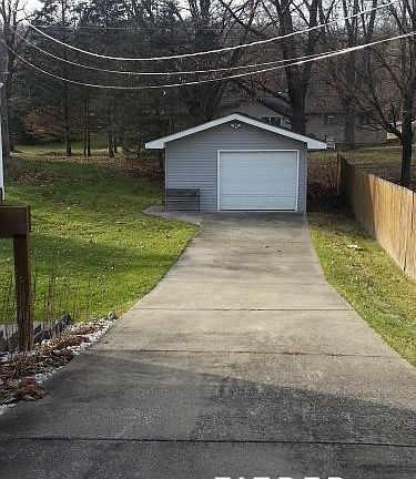 3rd image of 1930 Manorhaven St