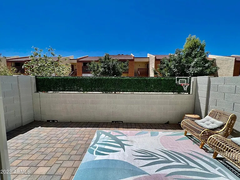 2145 W Harmont Dr — Photo 10