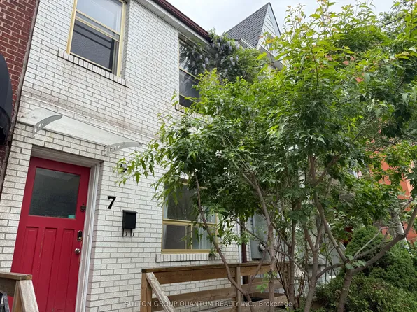 7 Casimir St, Toronto, ON M5T 2P6