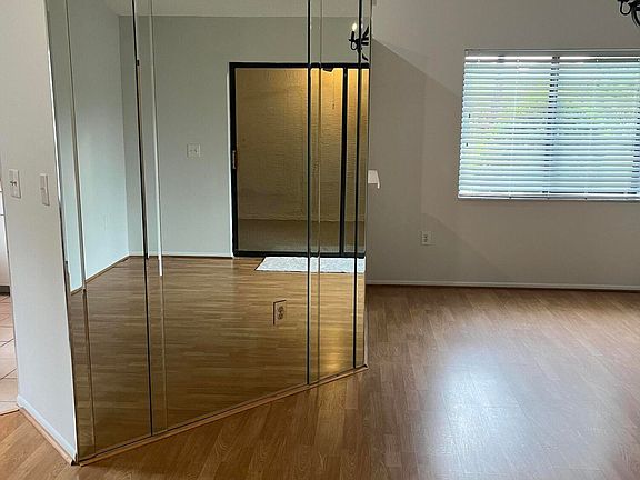 4th image of 8180 Sturbridge Ct