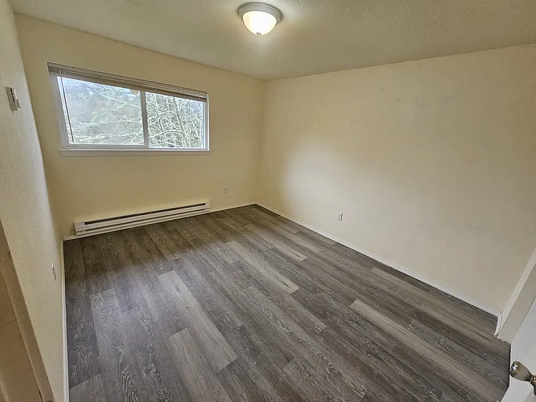 665 Sunset Ave NE #100 — Photo 5