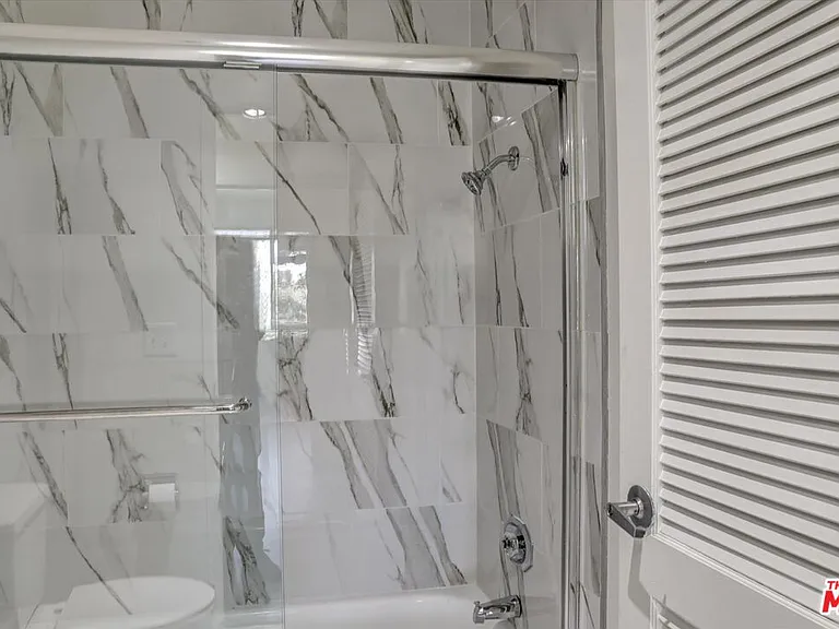 10610 Wilshire Blvd #533 — Photo 8