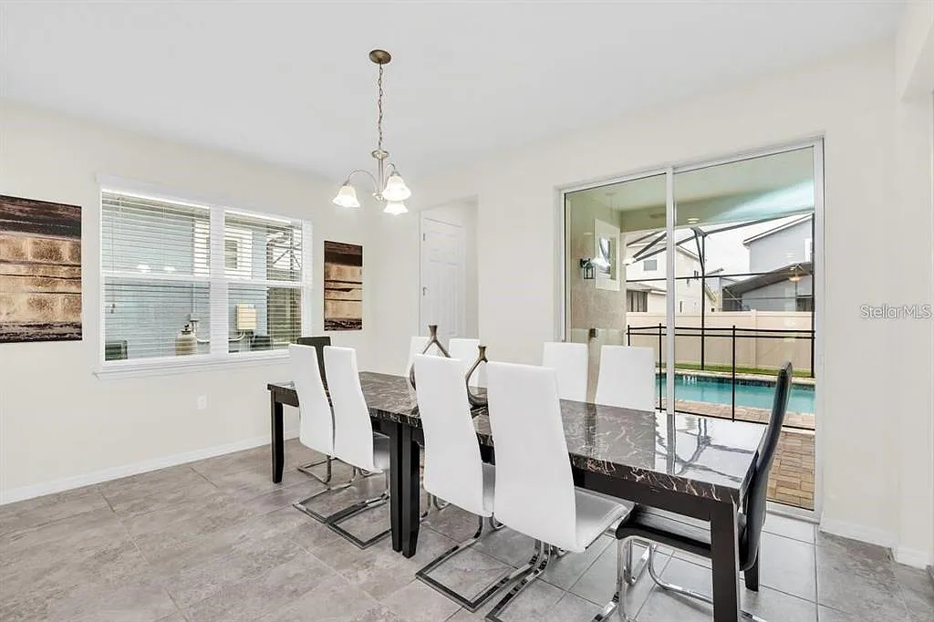 6 bed, 4.5 bath, 2987 sqft, $3,100 — Photo 4