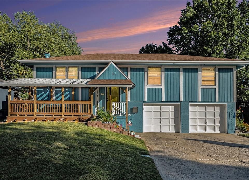 1st image of 1302 SE 16th Pl
