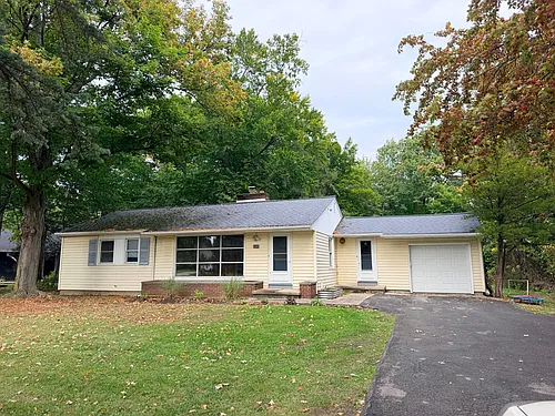 Floor plan 2250 Maple Road
