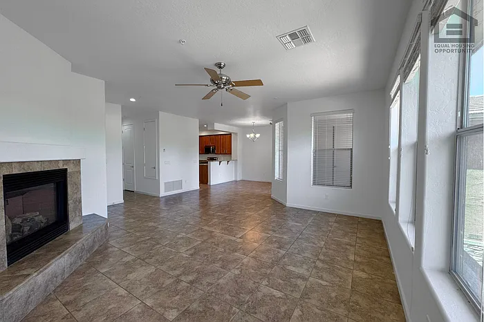10260 E White Feather Ln #2015 — Photo 8