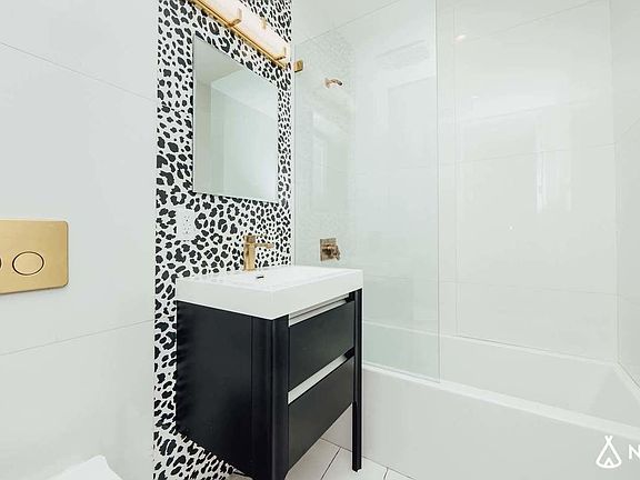 3rd image of 130 Graham Ave #4Q