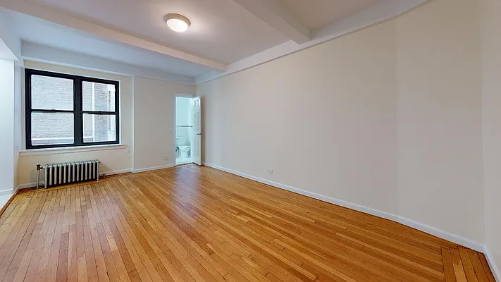 Rented by Bond New York | media 29