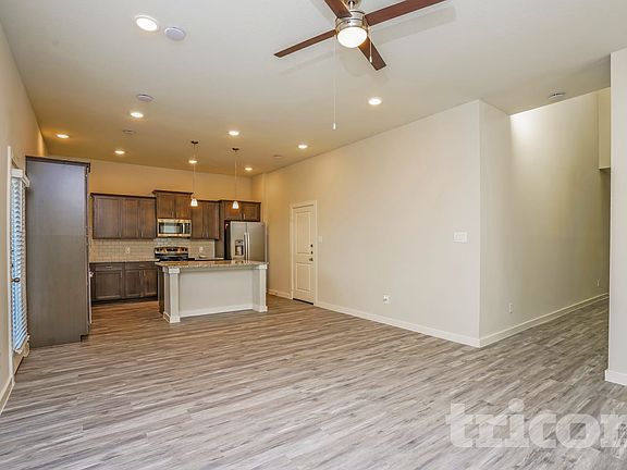 3rd image of 9835 Willow Creek Commerce Dr #502
