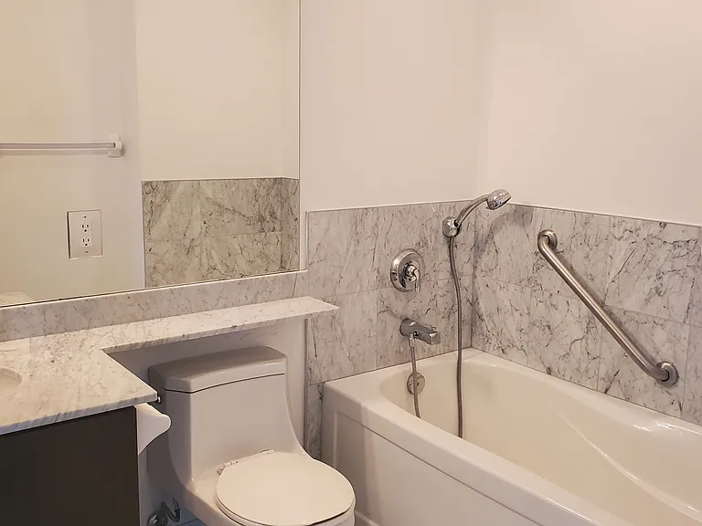 10 Bloorview Pl N #1608 — Photo 8