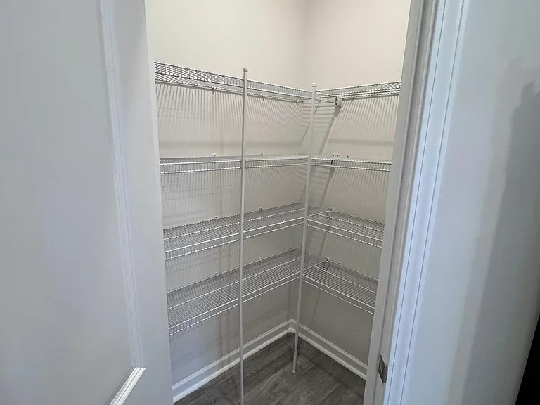 285 Moyer Dr — Photo 12