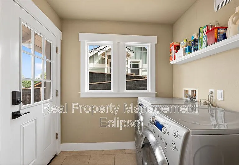 26616 NE Valley St #A — Photo 20