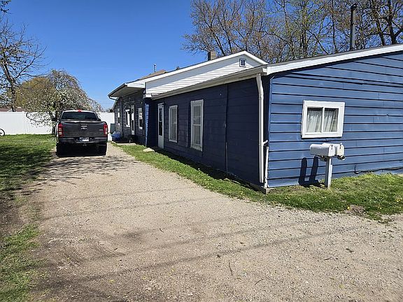 2nd image of 425 Aylworth Ave